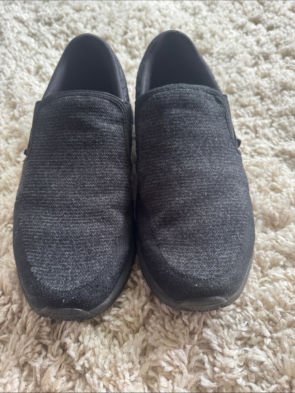 Skechers Men's Slip-On Loafers in Charcoal Black size 9